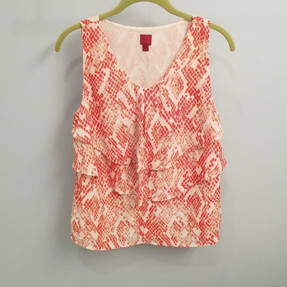 212 Collection Ruffled Front Tank in a Size Small